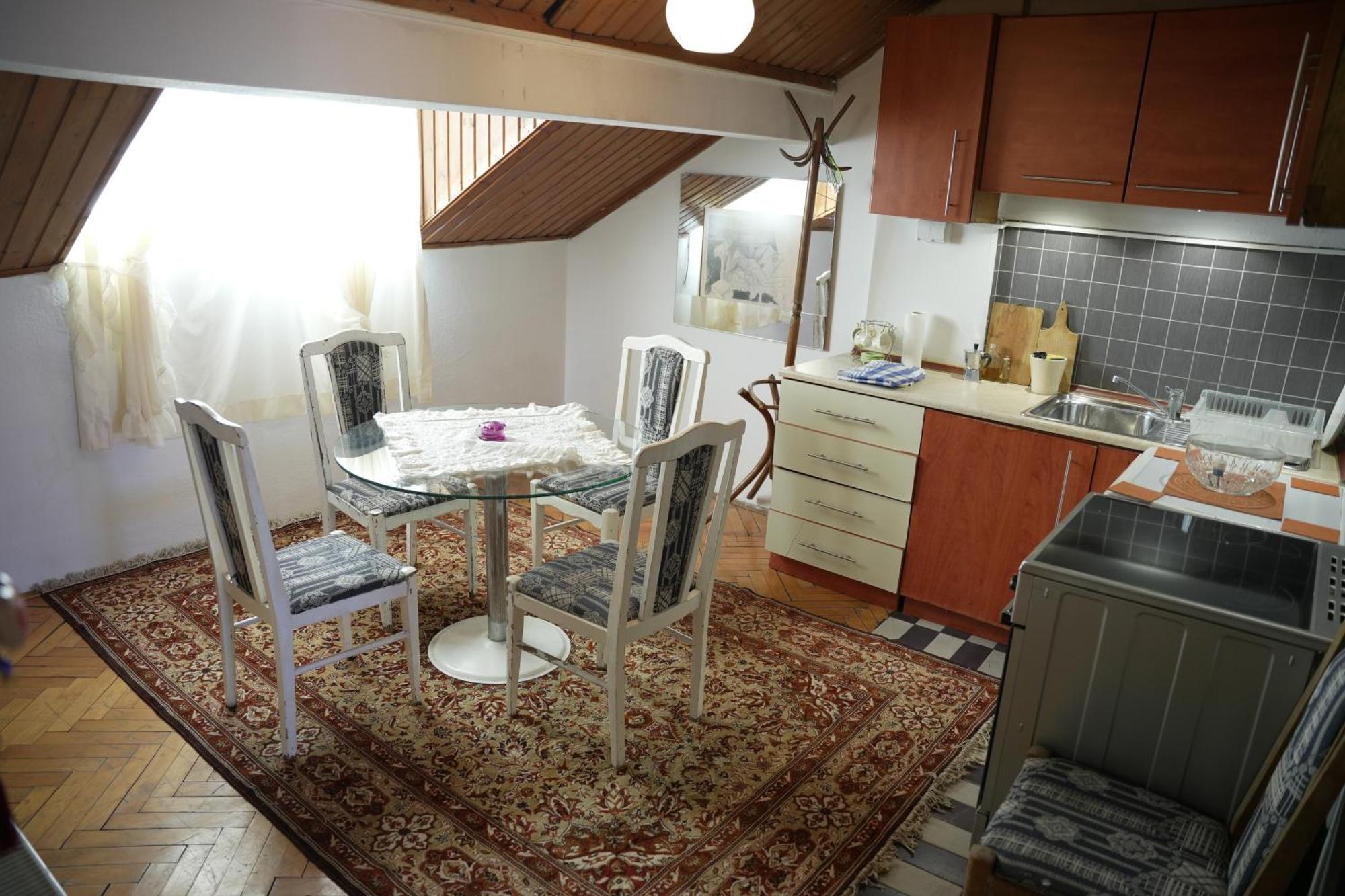 Old Street House Apartman Pristina Kültér fotó
