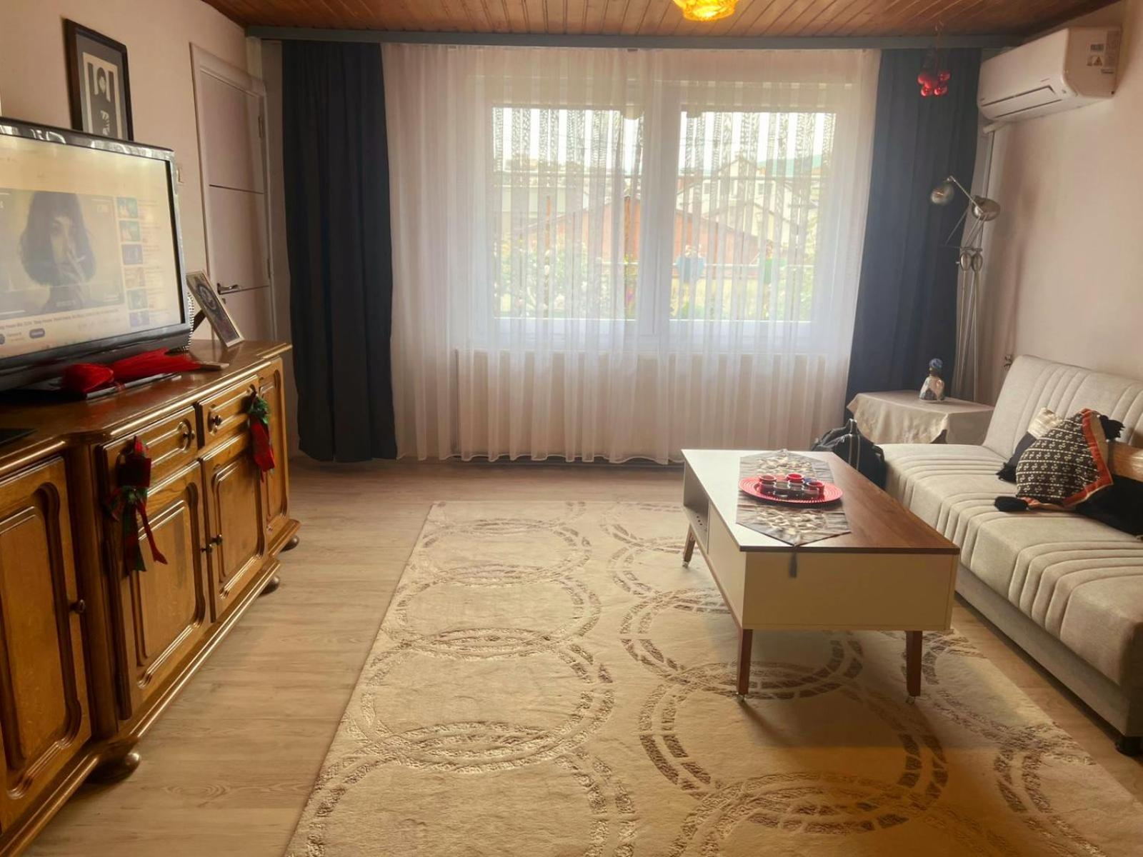Old Street House Apartman Pristina Kültér fotó