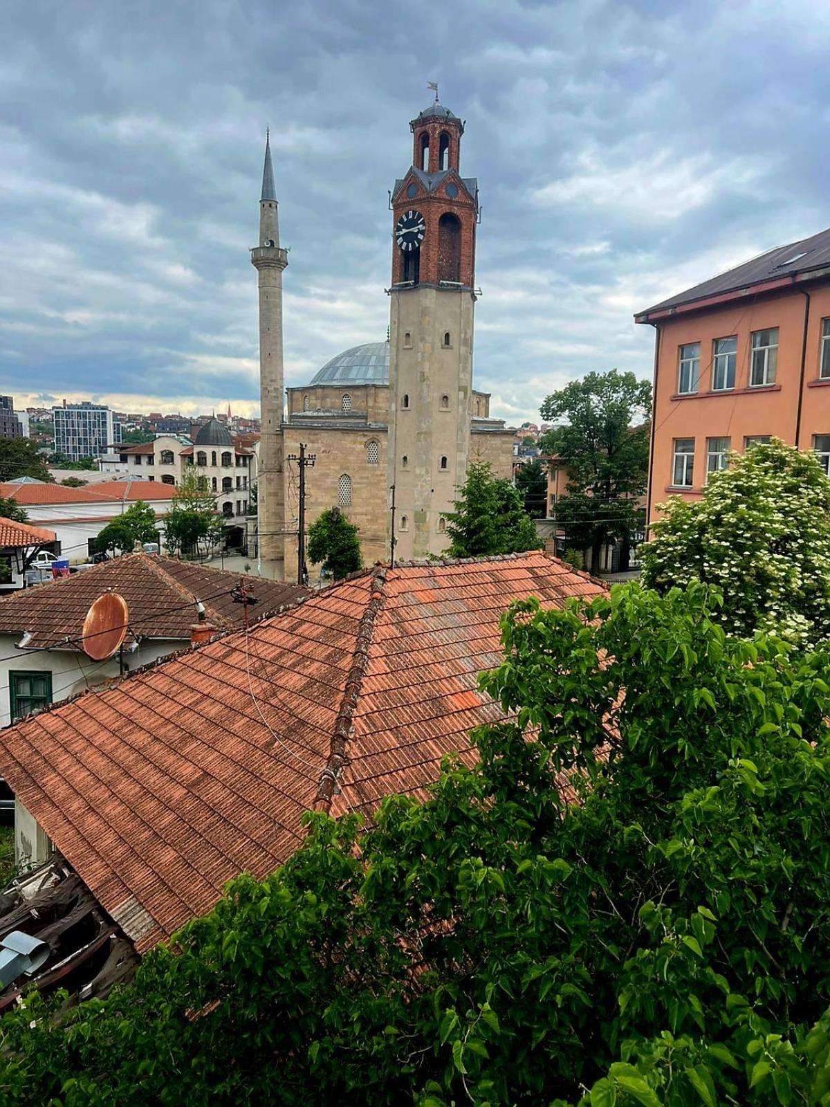 Old Street House Apartman Pristina Kültér fotó